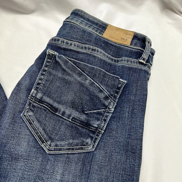 BKE Buckle Jeans Women's 30 Blue Victoria Universal Fit Mid Rise Stretch Cropped - Picture 4 of 12